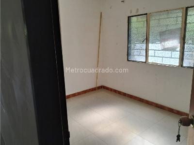 Casa de 5 alcobas en venta en Cambulos, Girardot, 203 m² · foto 12 de 19