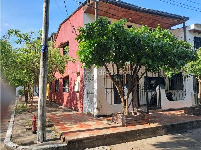 Casa de 5 alcobas en venta en Cambulos, Girardot, 203 m² · foto 2 de 19