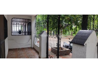 Casa de 5 alcobas en venta en Cambulos, Girardot, 203 m² · foto 4 de 19