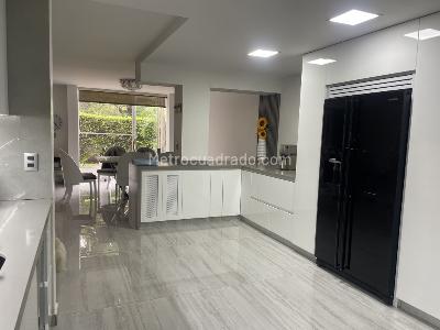 Casa de 4 alcobas en venta en El Ingenio, Cali, 250 m² · foto 7 de 11
