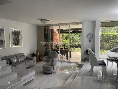 Casa de 4 alcobas en venta en El Ingenio, Cali, 250 m² · foto 9 de 11