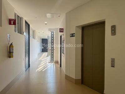 Apartamento de 3 alcobas en venta en Bellavista, Cali, 197 m² · foto 13 de 20