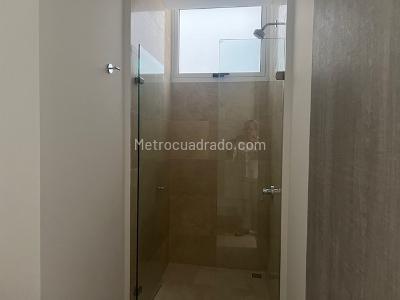 Apartamento de 3 alcobas en venta en Bellavista, Cali, 197 m² · foto 19 de 20