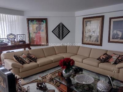Casa de 5 alcobas en venta en Santa Monica Residencial, Cali, 1012 m² · foto 2 de 20