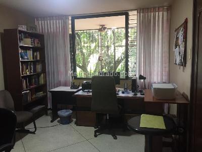 Apartamento de 4 alcobas en venta en Normandia, Cali, 175 m² · foto 13 de 20