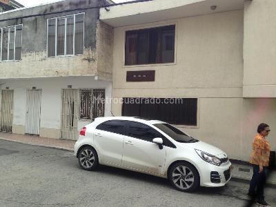 Casa de 5 alcobas en venta en Central, Palmira, 393 m² · foto 2 de 20