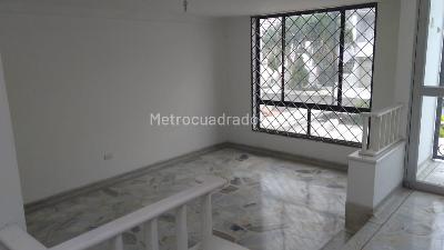 Casa de 5 alcobas en venta en El Ingenio, Cali, 300 m² · foto 2 de 20