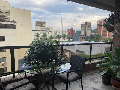 Apartamento de 3 alcobas en venta en Centenario, Cali, 147 m² · foto 2 de 16