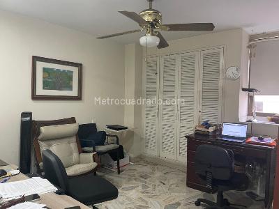 Apartamento de 3 alcobas en venta en Centenario, Cali, 147 m² · foto 10 de 16