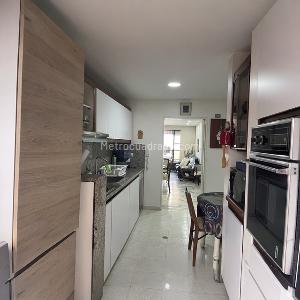 Apartamento de 3 alcobas en venta en Centenario, Cali, 147 m² · foto 15 de 16