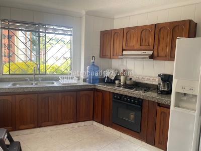Apartamento en venta en Santa Teresita, Cali · foto 4 de 13