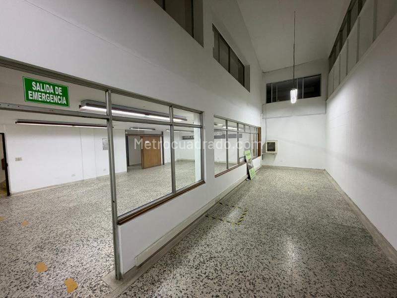 Edificio de Oficinas en Arriendo, Prados Del Norte, Cali - Mehr