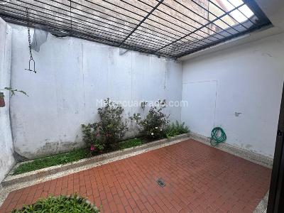 Casa de 5 alcobas en venta en La Flora, Cali, 324 m² · foto 19 de 20
