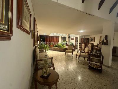Casa de 5 alcobas en venta en La Flora, Cali, 324 m² · foto 2 de 20