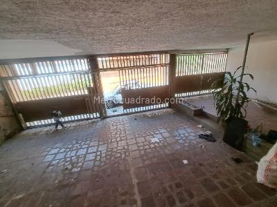 Casa de 5 alcobas en venta en Normandia, Cali, 582 m² · foto 3 de 20