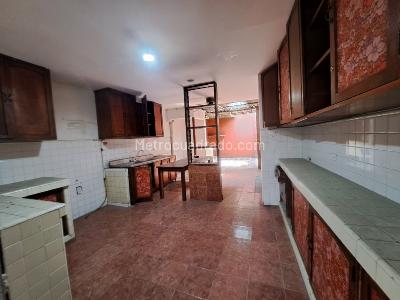 Casa de 5 alcobas en venta en Normandia, Cali, 582 m² · foto 12 de 20