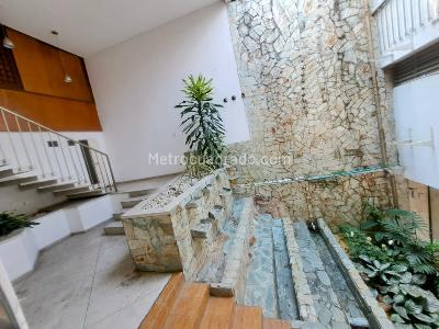 Casa de 5 alcobas en venta en Normandia, Cali, 582 m² · foto 17 de 20