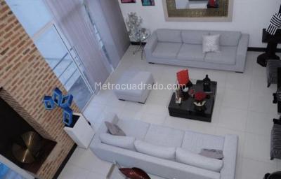 Casa de 4 alcobas en venta en Cristales, Cali, 520 m² · foto 3 de 9