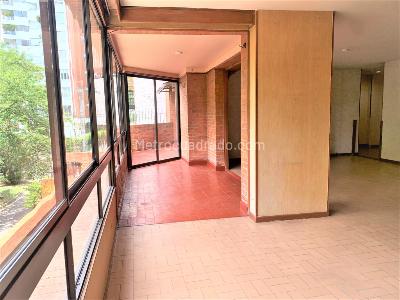 Apartamento de 3 alcobas en venta en Altos De Santa Rita 1 Y 2, Cali, 150 m² · foto 2 de 17
