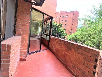 Apartamento de 3 alcobas en venta en Altos De Santa Rita 1 Y 2, Cali, 150 m² · foto 3 de 17