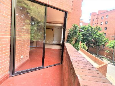 Apartamento de 3 alcobas en venta en Altos De Santa Rita 1 Y 2, Cali, 150 m² · foto 4 de 17