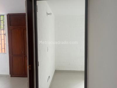 Apartamento de 3 alcobas en arriendo en Santa Anita, Cali, 55 m² · foto 15 de 20