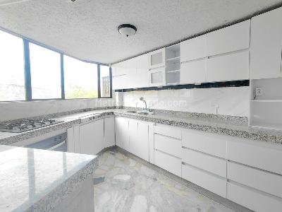 Casa de 4 alcobas en venta en Cristales, Cali, 340 m² · foto 10 de 20