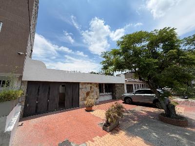 Casa de 4 alcobas en arriendo en La Flora, Cali, 336 m² · foto 2 de 20