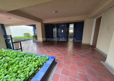 Apartamento en venta en El Refugio, Cali · foto 2 de 19
