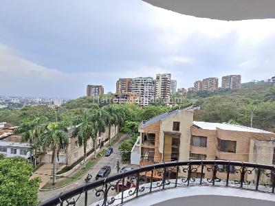 Apartamento de 3 alcobas en venta en Cristales, Cali, 135 m² · foto 7 de 20