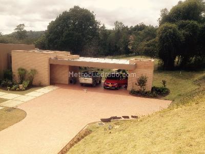 Casa de 4 alcobas en venta en Yerbabuena, Chía, 530 m² · foto 2 de 18