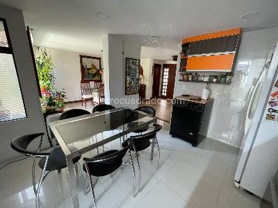 Casa de 3 alcobas en venta en Plazuela De Iberia Ii, Bogotá, 198 m² · foto 2 de 20
