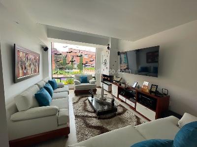 Casa de 4 alcobas en venta en Plazuela Iberia, Bogotá, 194 m² · foto 2 de 20