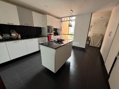 Apartamento de 4 alcobas en venta en Colina Alrededores, Bogotá, 172 m² · foto 8 de 20