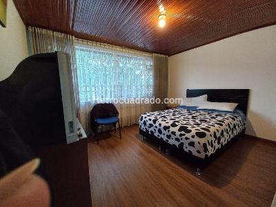 Casa de 4 alcobas en venta en Pontevedra, Bogotá, 232 m² · foto 2 de 18