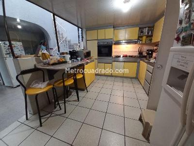 Casa de 4 alcobas en venta en Pontevedra, Bogotá, 232 m² · foto 4 de 18