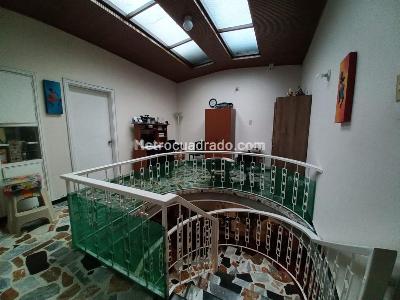 Casa de 4 alcobas en venta en Pontevedra, Bogotá, 232 m² · foto 5 de 18