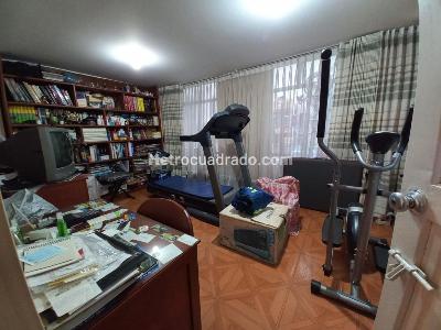Casa de 4 alcobas en venta en Pontevedra, Bogotá, 232 m² · foto 10 de 18