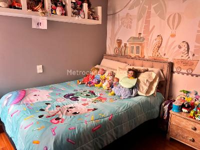 Apartamento de 3 alcobas en venta en Los Rosales, Bogotá, 142 m² · foto 10 de 14