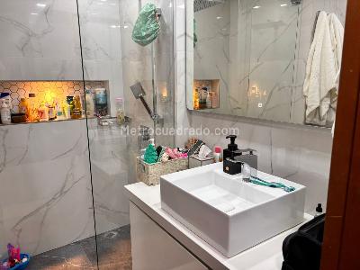 Apartamento de 3 alcobas en venta en Los Rosales, Bogotá, 142 m² · foto 9 de 14