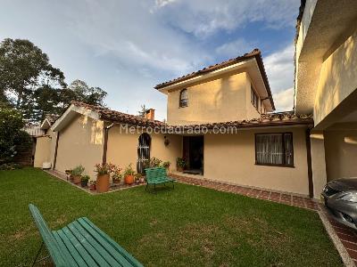 Casa de 5 alcobas en venta en Alhambra Malibu, Bogotá, 288 m² · foto 19 de 20