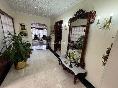 Casa de 4 alcobas en venta en Niza Norte, Bogotá, 396 m² · foto 2 de 20