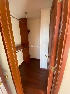 Apartamento en venta en Calleja Baja, Bogotá · foto 6 de 13