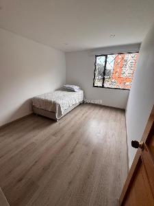 Casa de 4 alcobas en venta en Colina Campestre Gratamira, Bogotá, 240 m² · foto 9 de 20