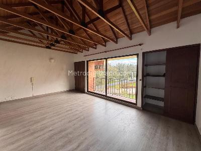 Casa de 4 alcobas en venta en Colina Campestre Gratamira, Bogotá, 240 m² · foto 15 de 20