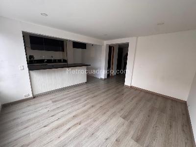 Casa de 4 alcobas en venta en Colina Campestre Gratamira, Bogotá, 240 m² · foto 3 de 20