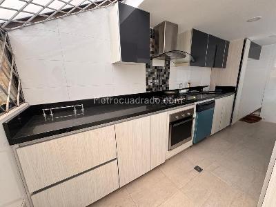 Casa de 4 alcobas en venta en Colina Campestre Gratamira, Bogotá, 240 m² · foto 6 de 20