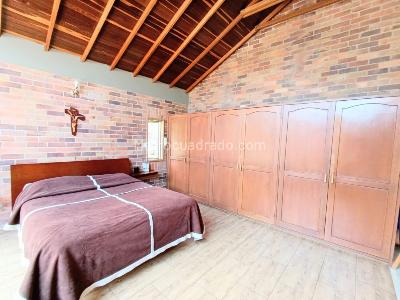 Casa de 3 alcobas en venta en Kalamary, Chía, 1100 m² · foto 17 de 18