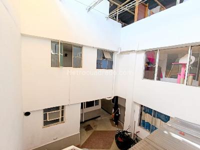Casa de 5 alcobas en venta en Fontibon, Bogotá, 414 m² · foto 2 de 20