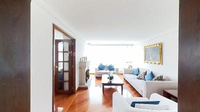 Apartamento de 3 alcobas en venta en Chico San Patricio, Bogotá, 132 m² · foto 4 de 20